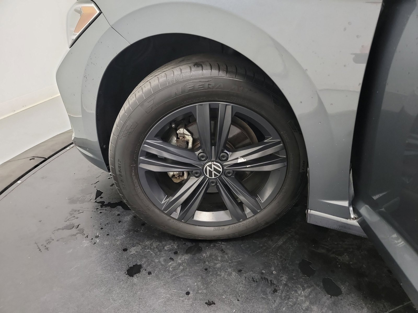 Used 2024 Volkswagen Jetta SE FWD image 30