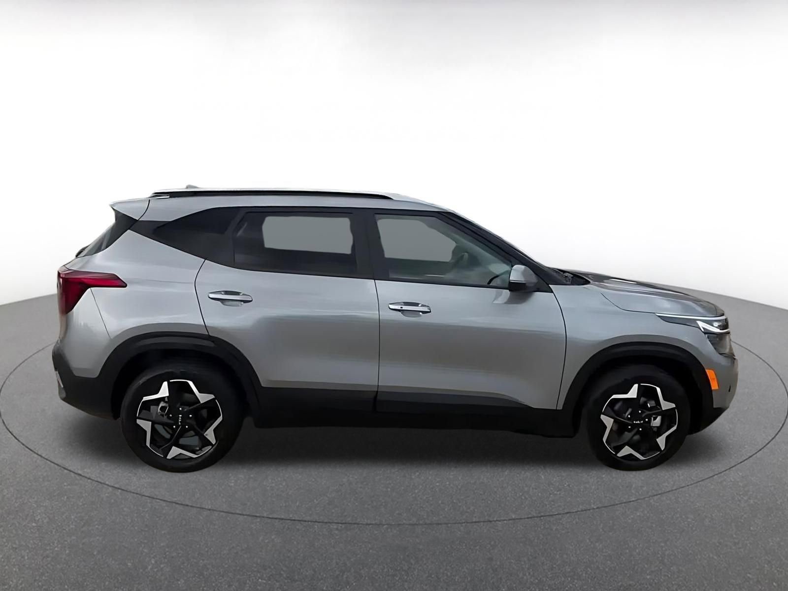 Used 2025 Kia Seltos S image 16