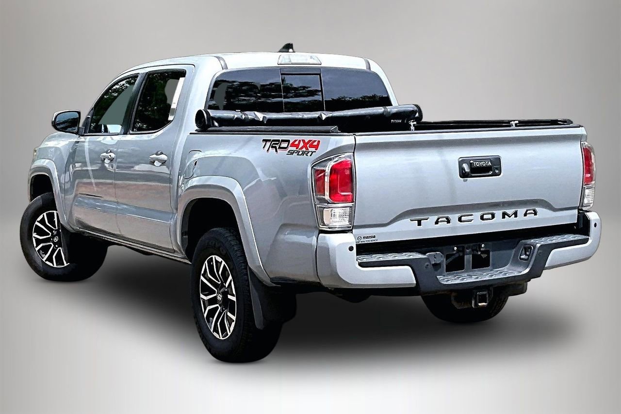 Used 2020 Toyota Tacoma TRD Sport w/ TRD Premium Sport Package AWD/4WD image 4