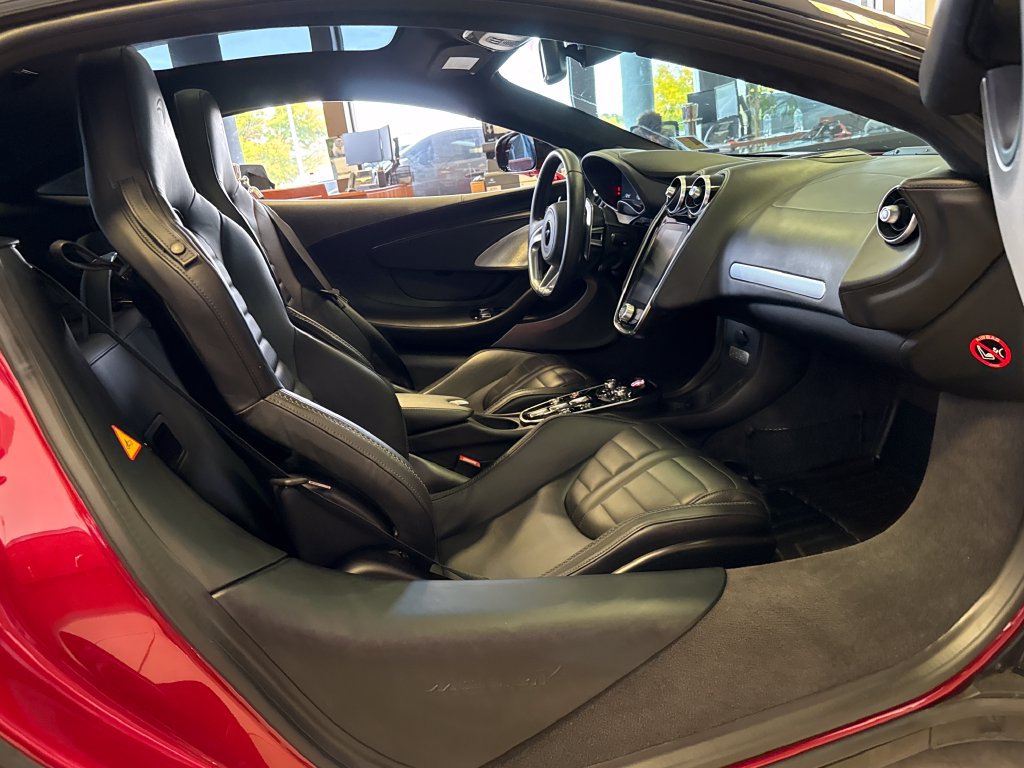 Used 2025 McLaren GTS RWD image 29