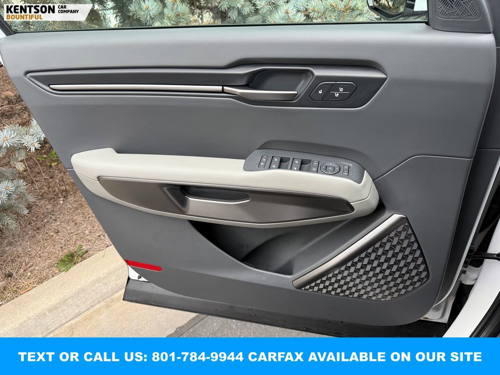 Used 2025 Kia EV9 Wind image 21