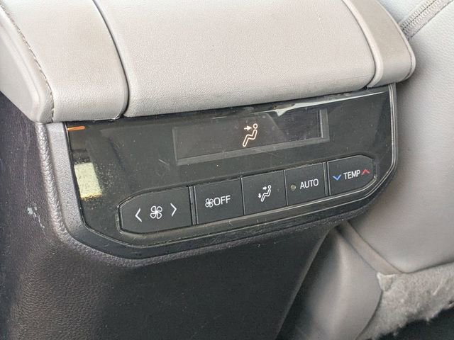 Used 2022 Toyota Highlander XLE image 19