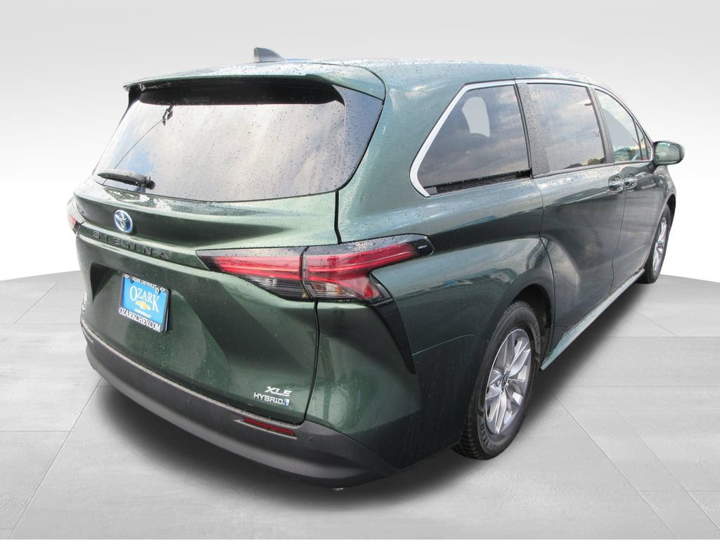 Used 2022 Toyota Sienna XLE AWD/4WD image 5