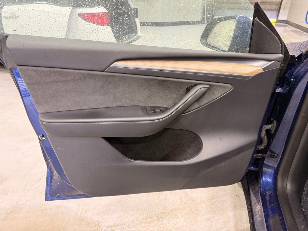 Used 2023 Tesla Model Y Long Range image 10