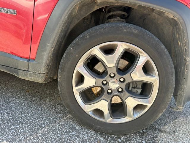 Used 2018 Jeep Compass Limited w/ Safe & Security Group AWD/4WD image 9