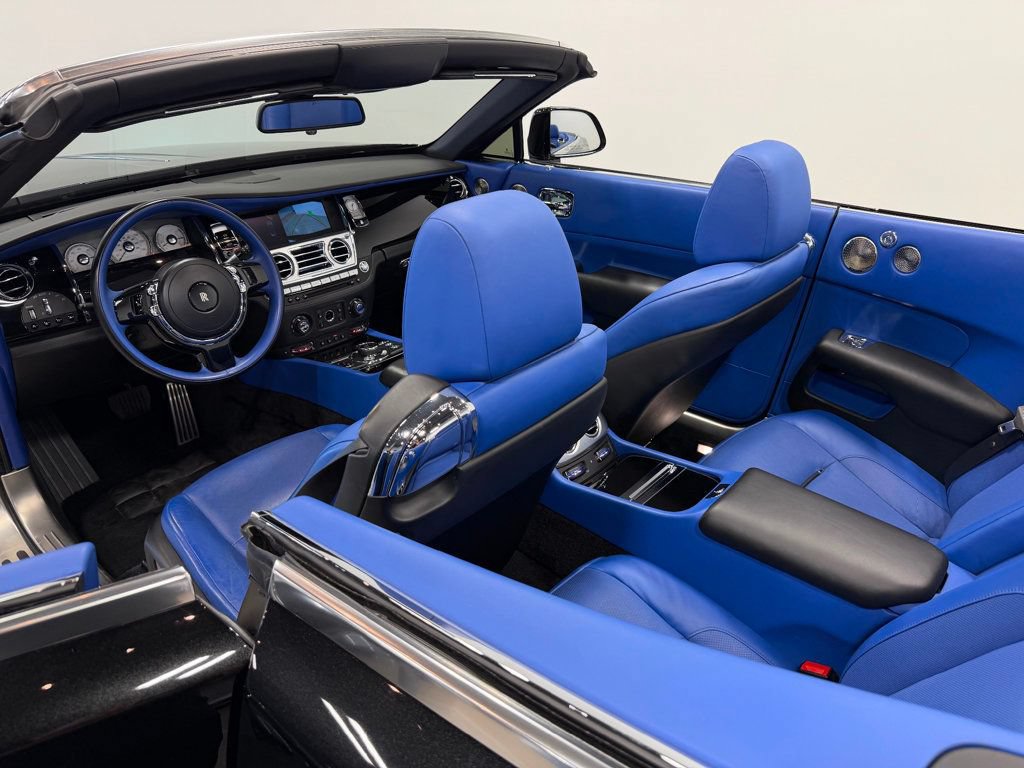 Used 2019 Rolls-Royce Dawn RWD image 35