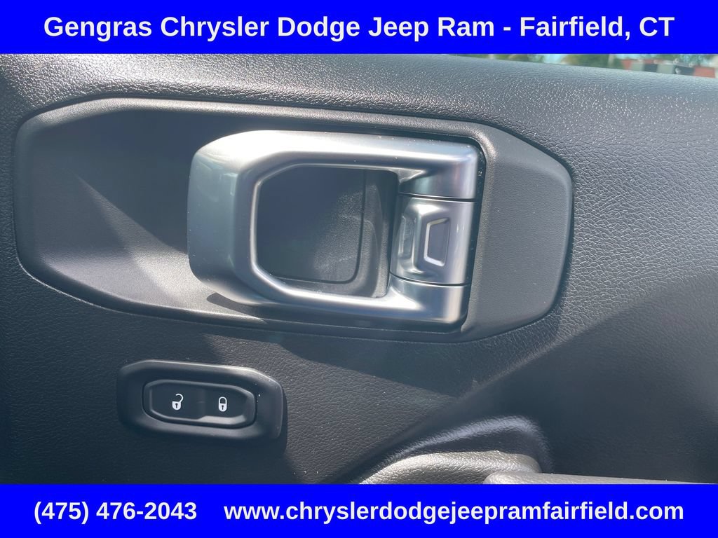 Certified 2025 Jeep Gladiator Sport AWD/4WD image 14