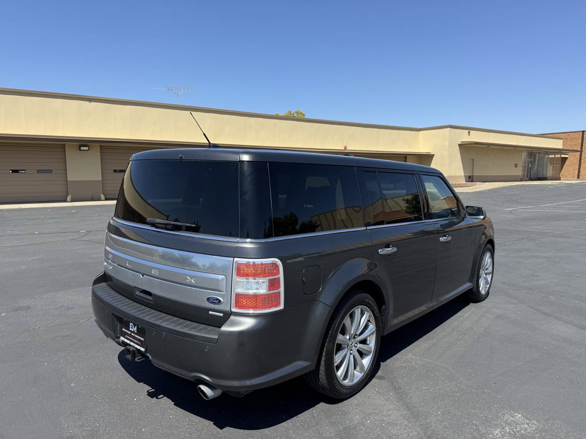 Used 2016 Ford Flex Limited w/ Equipment Group 302A AWD/4WD image 7