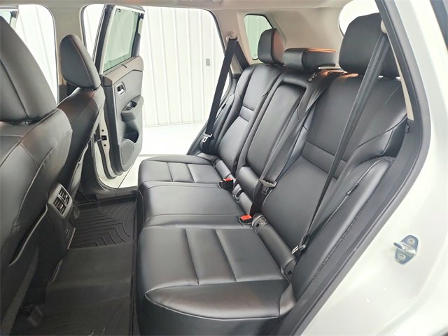 Used 2021 Nissan Rogue SV w/ Premium Package image 32