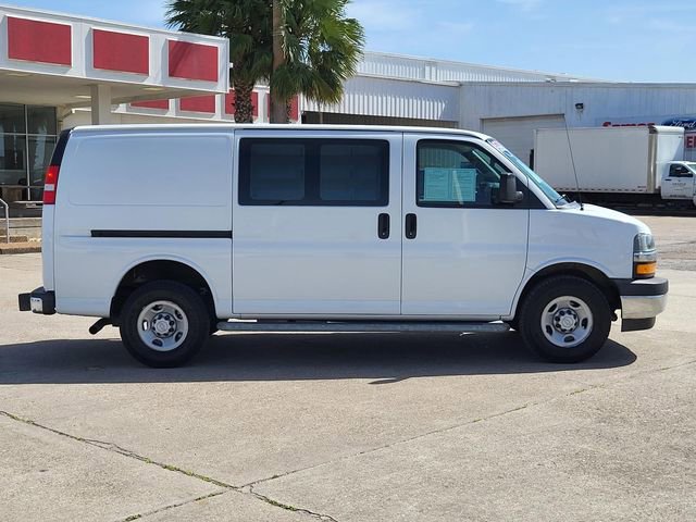 Used 2018 Chevrolet Express 2500 w/ Driver Convenience Package RWD image 21
