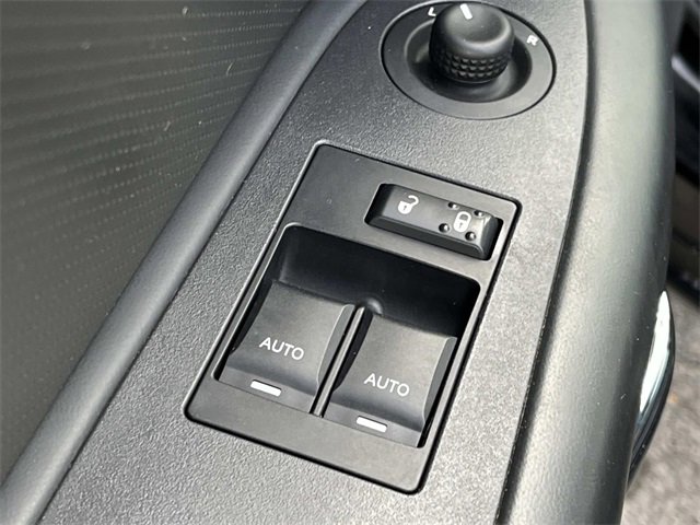 Used 2010 Dodge Challenger R/T image 21