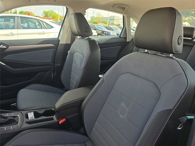 New 2026 Volkswagen Jetta SE FWD image 14