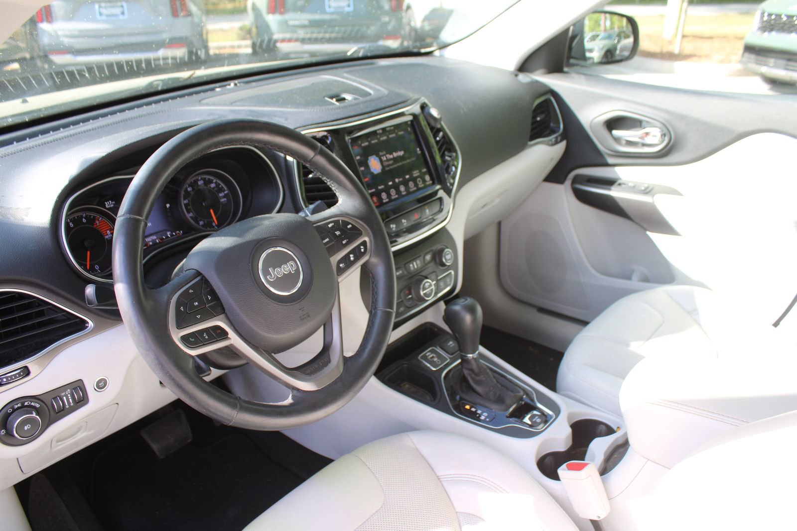 Used 2019 Jeep Cherokee Limited w/ Technology Group image 23