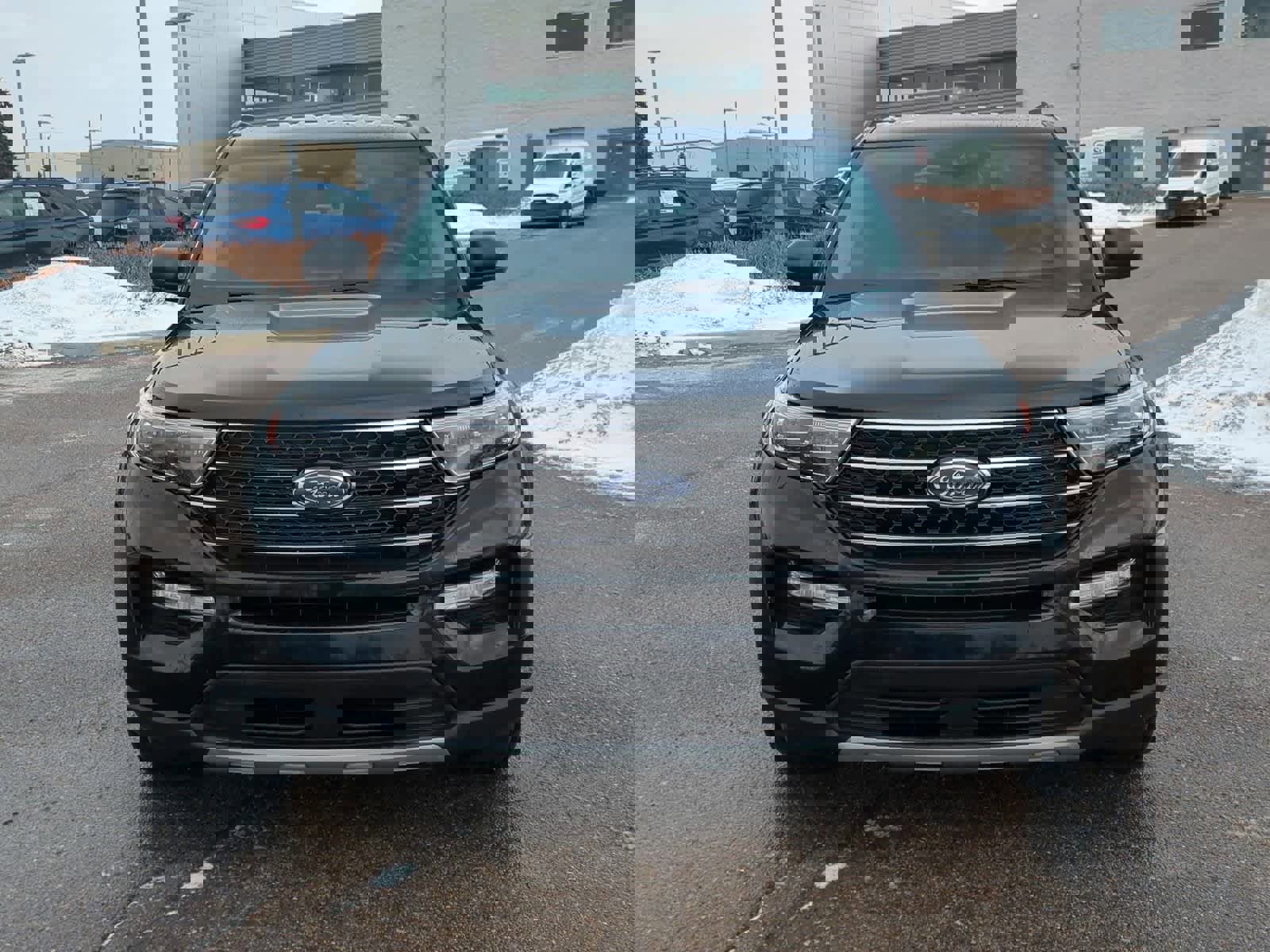 Used 2020 Ford Explorer XLT w/ Equipment Group 202A image 3