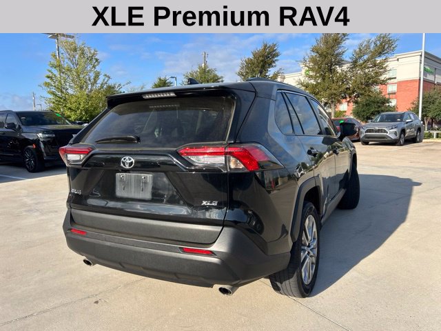 Used 2022 Toyota RAV4 XLE Premium FWD image 3