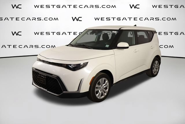 Used 2023 Kia Soul LX FWD image 1