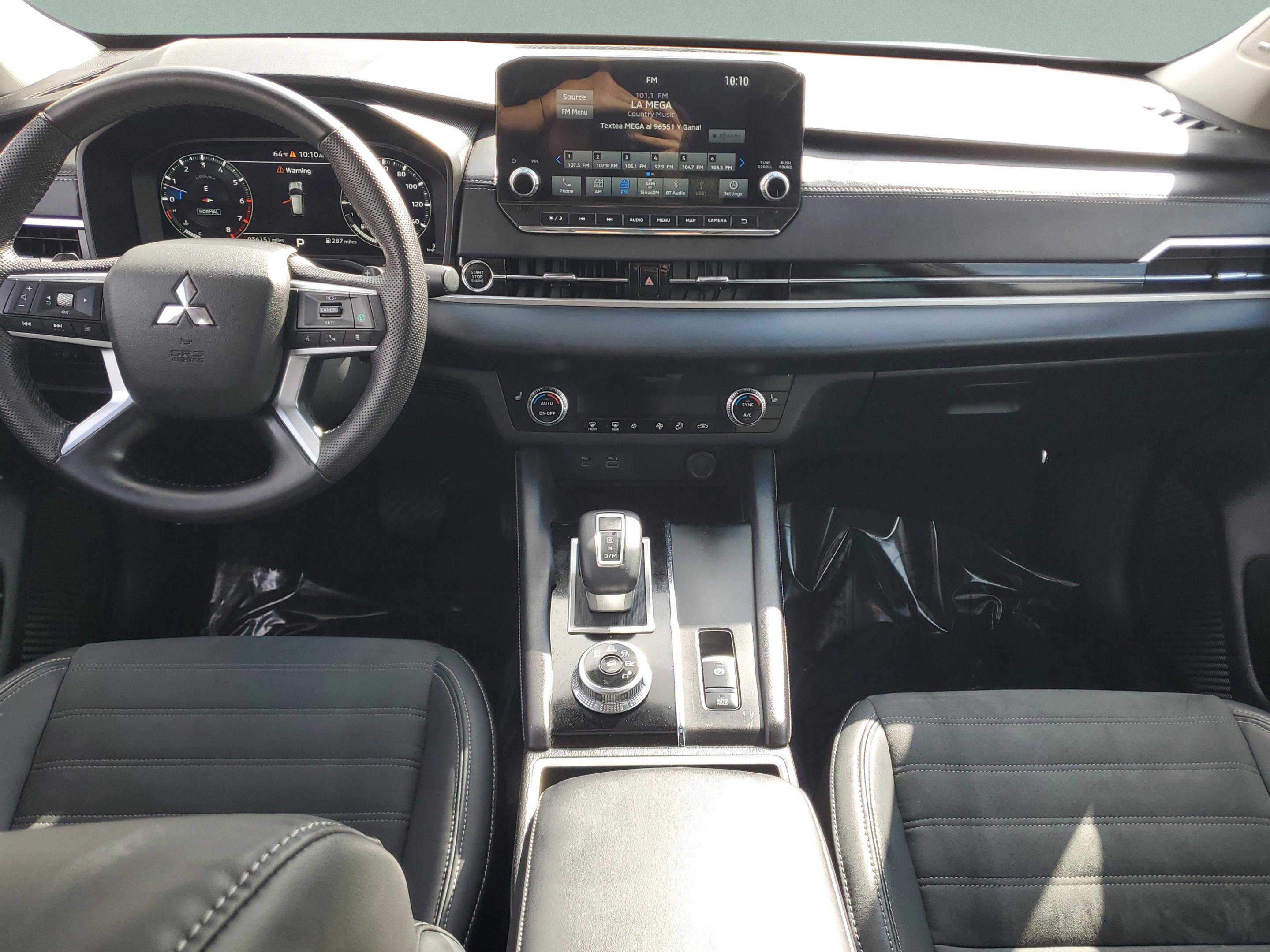 Used 2023 Mitsubishi Outlander SE Black Edition image 10