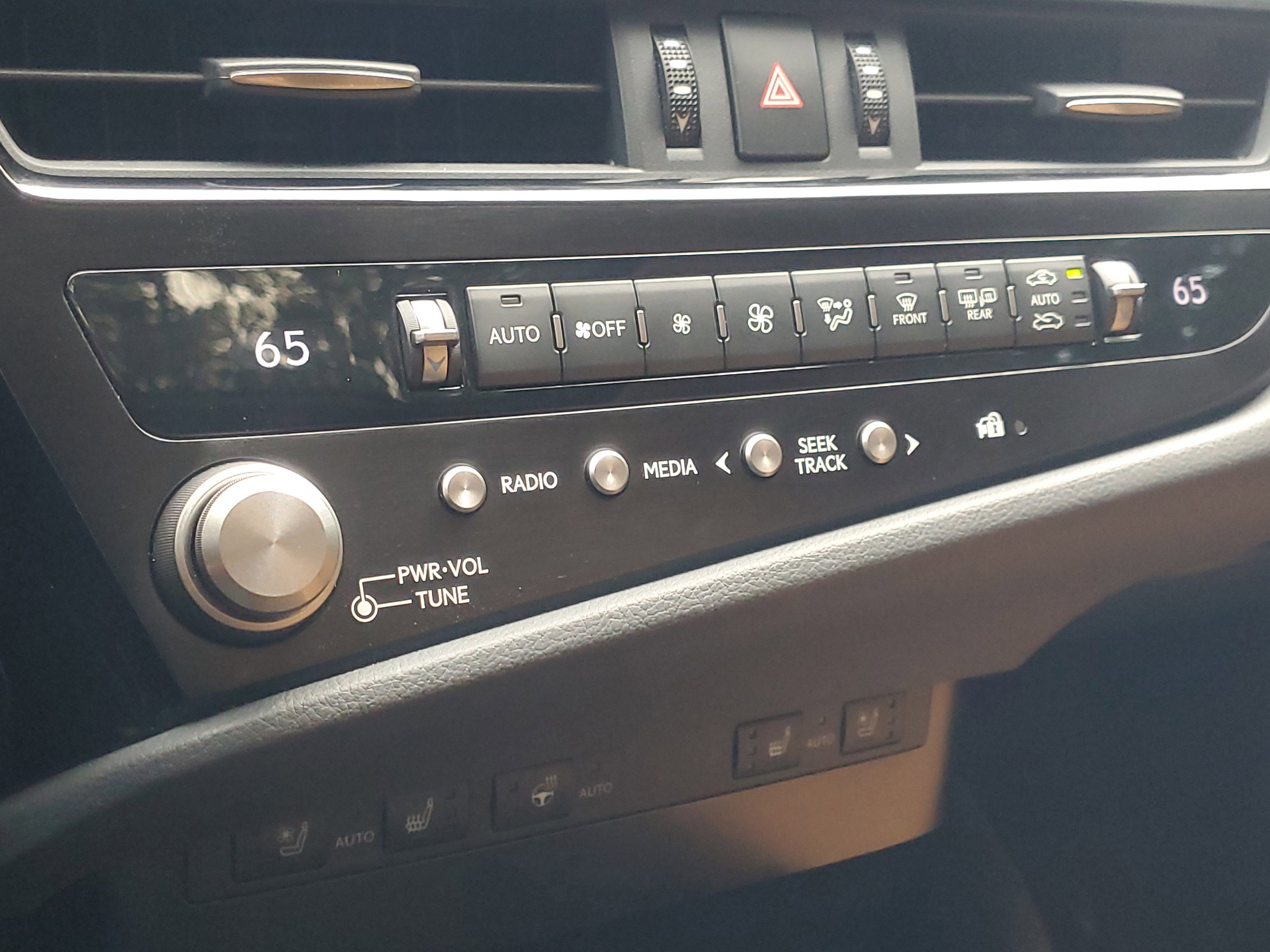 Used 2024 Lexus ES 350 w/ Premium Package image 29