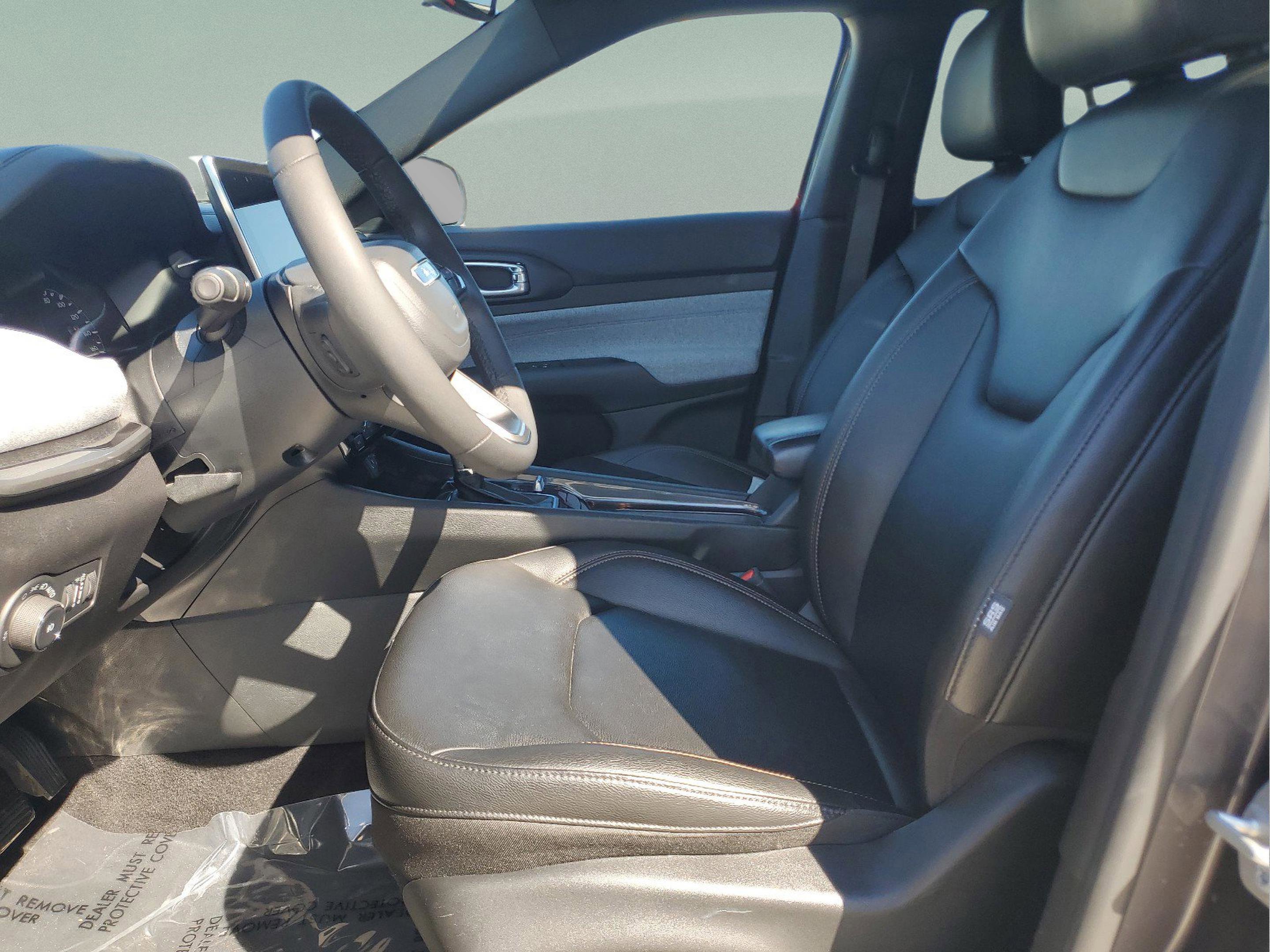 Certified 2024 Jeep Compass Latitude image 22