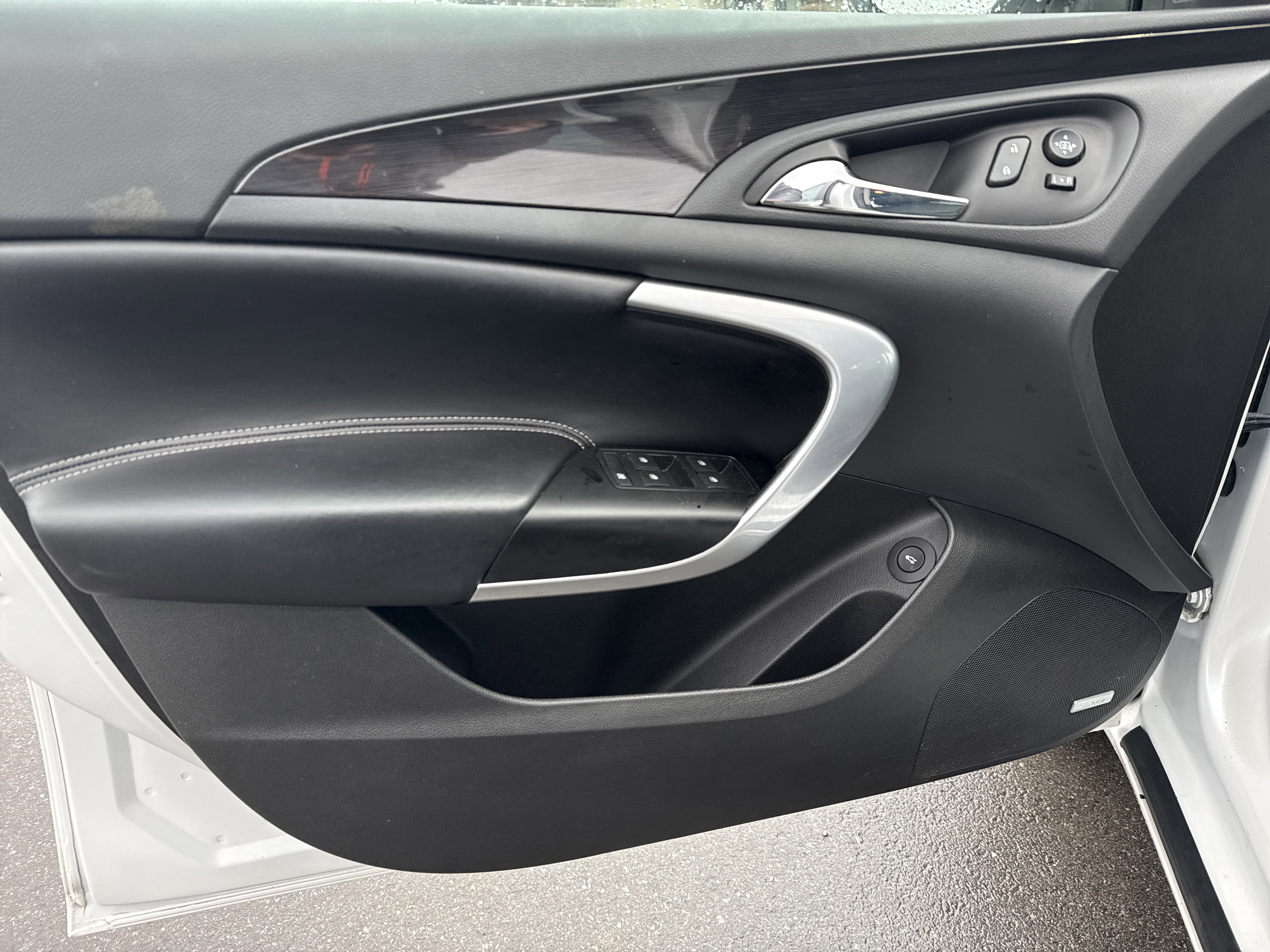 Used 2017 Buick Regal Premium image 15