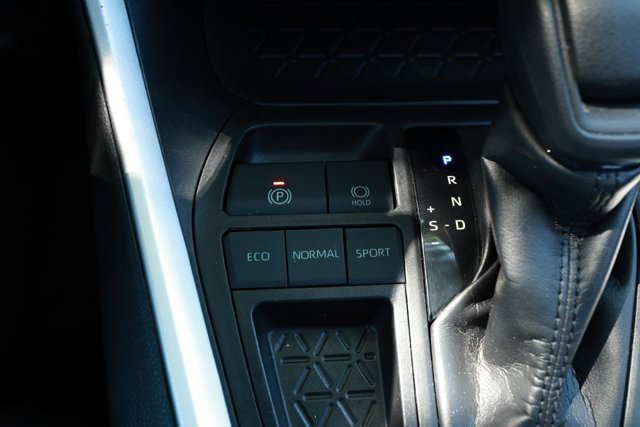 Used 2019 Toyota RAV4 XLE FWD image 19