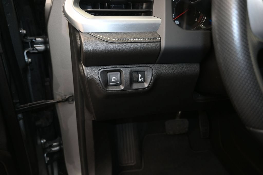 Used 2023 GMC Acadia SLE FWD image 12