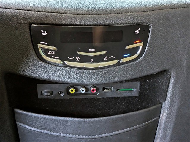 Used 2015 Cadillac Escalade Premium image 15