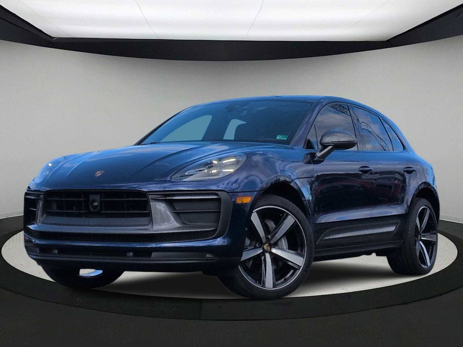 Used 2023 Porsche Macan Turbo image 1