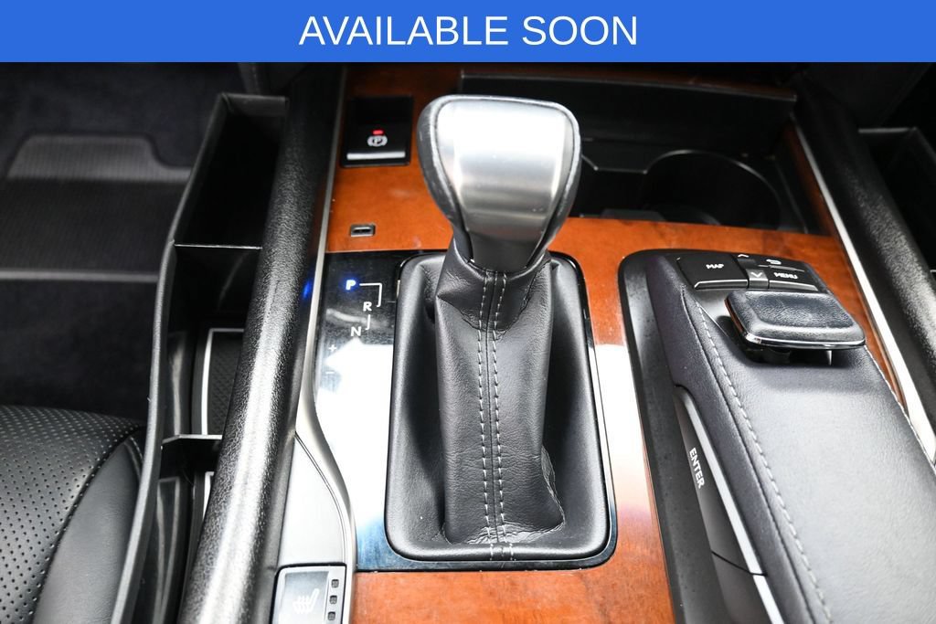 Used 2016 Lexus LX 570 4WD w/ Luxury Package image 27