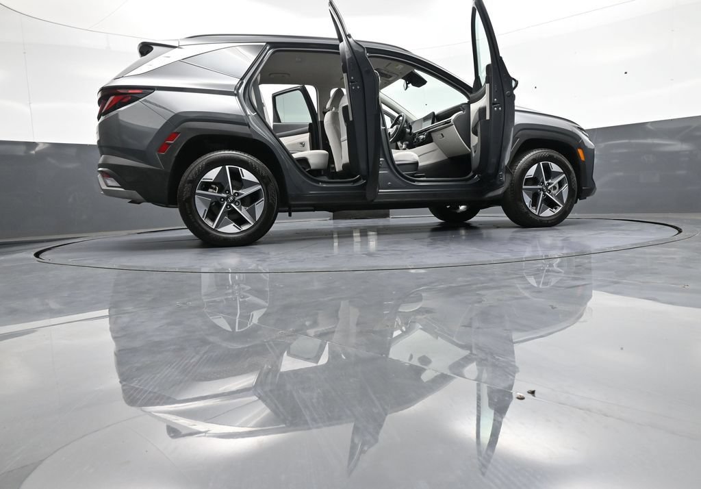Certified 2025 Hyundai Tucson SEL AWD/4WD image 48