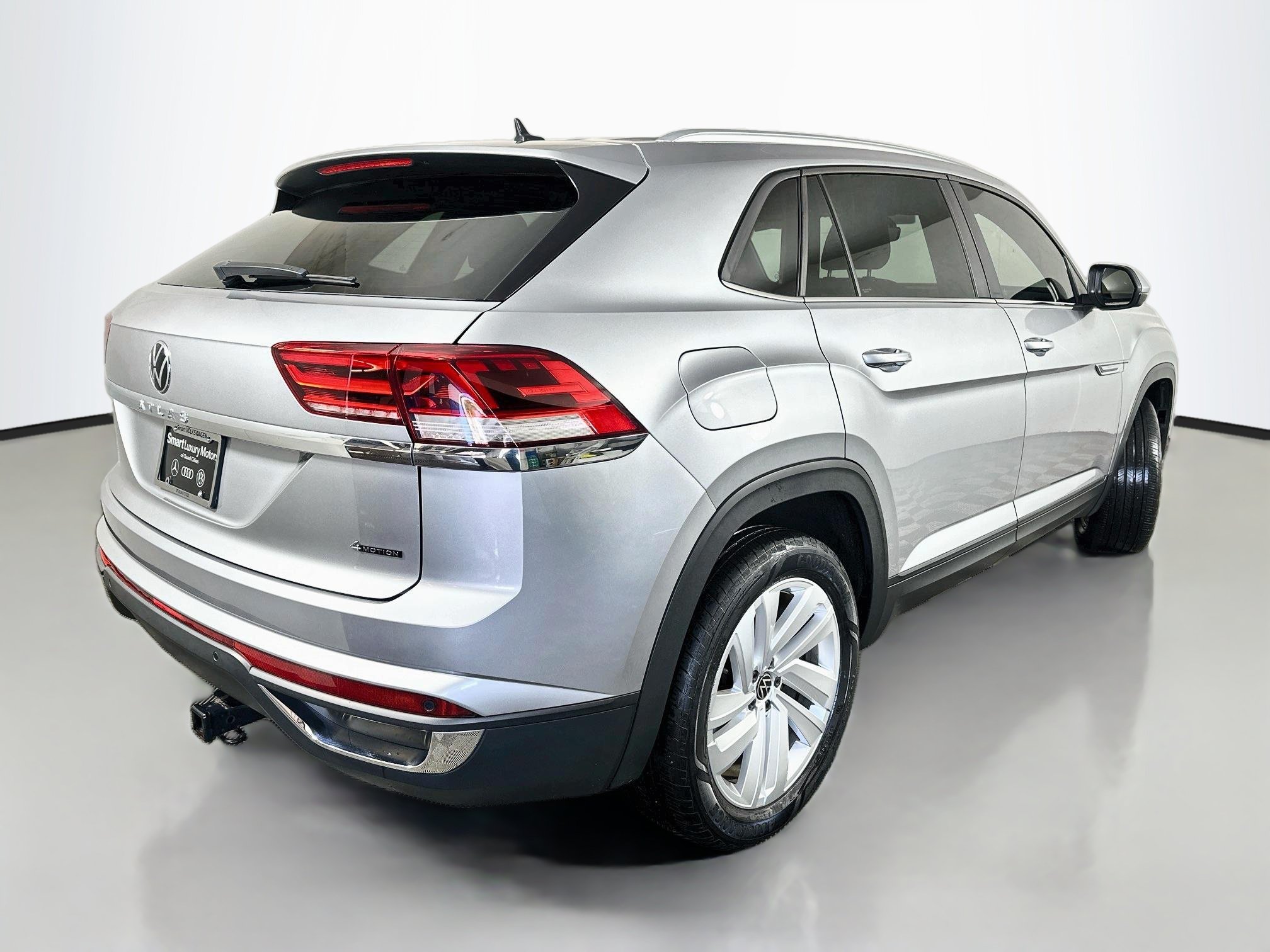 Certified 2023 Volkswagen Atlas Cross Sport SE w/ Black Wheel Package AWD/4WD image 7