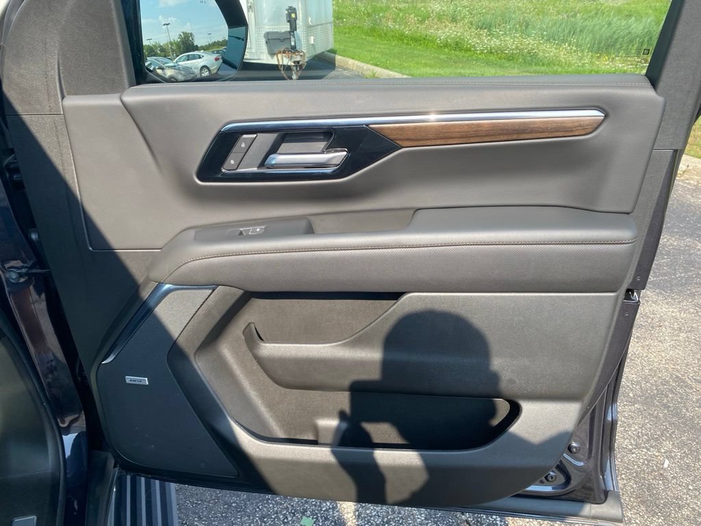 New 2026 Chevrolet Tahoe High Country AWD/4WD image 24
