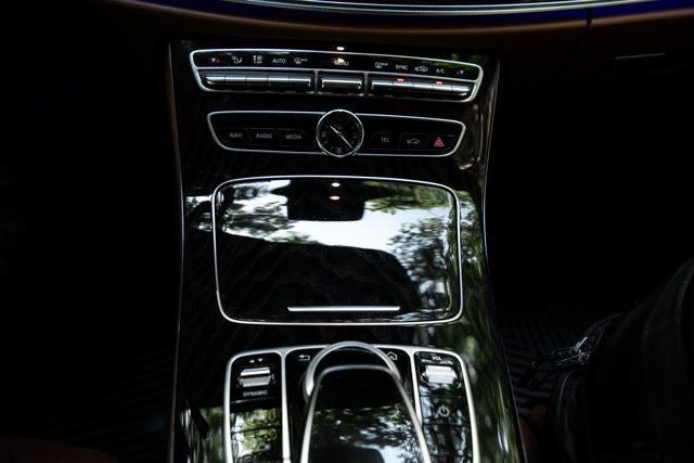 Used 2020 Mercedes-Benz E 450 4MATIC Cabriolet image 45