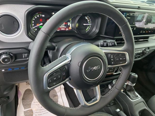 Certified 2025 Jeep Wrangler Sahara w/ Safety Group image 16