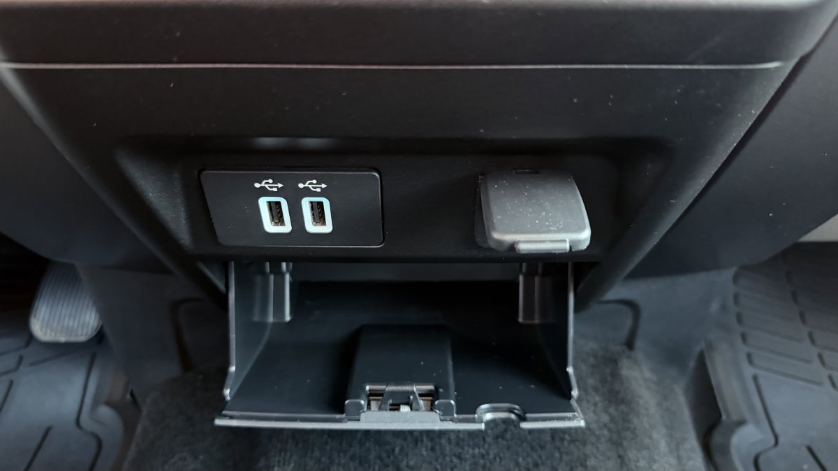 Used 2018 Ford F150 XLT w/ Equipment Group 302A Luxury image 23