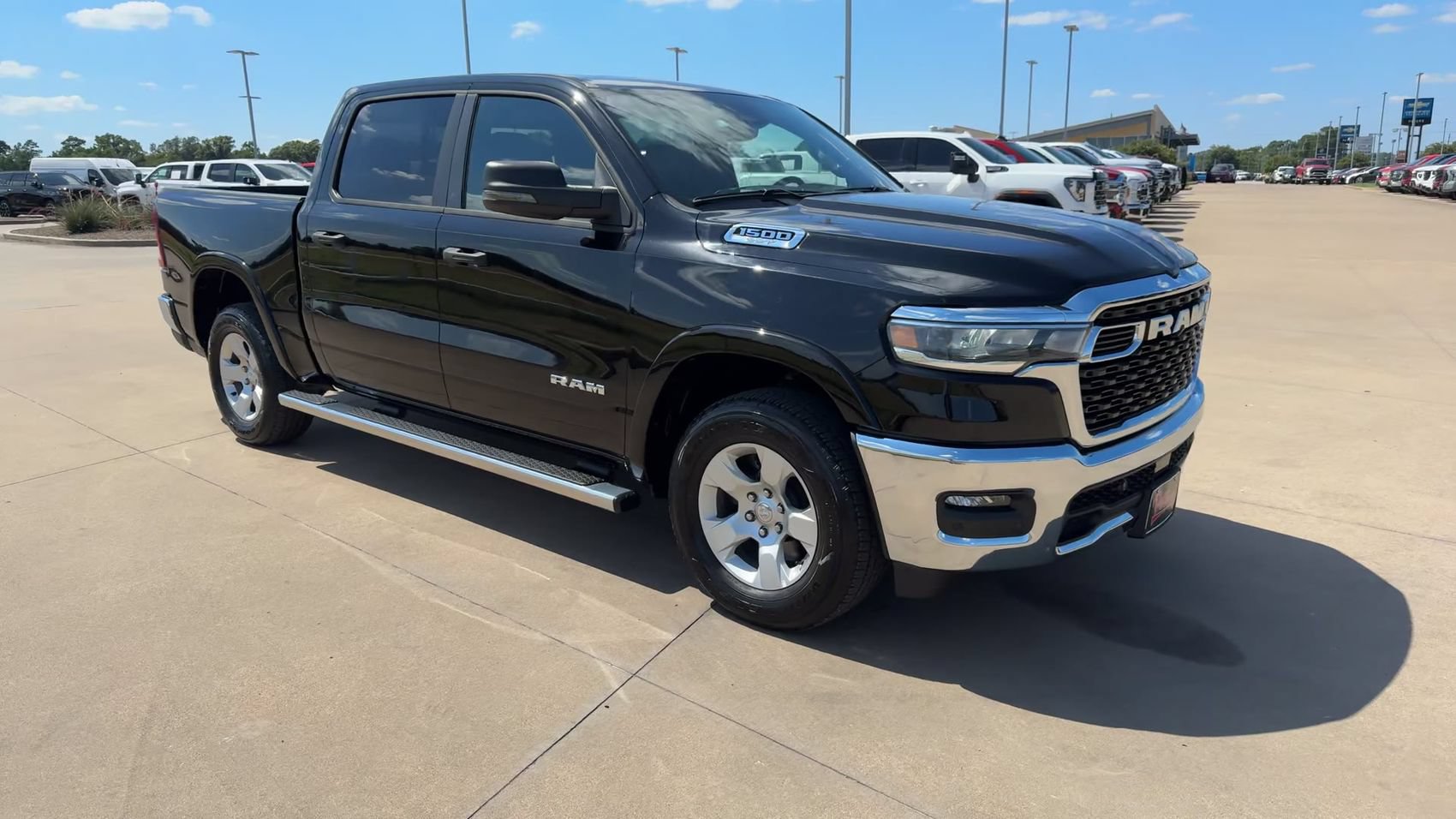 Used 2025 RAM 1500 Big Horn AWD/4WD image 2