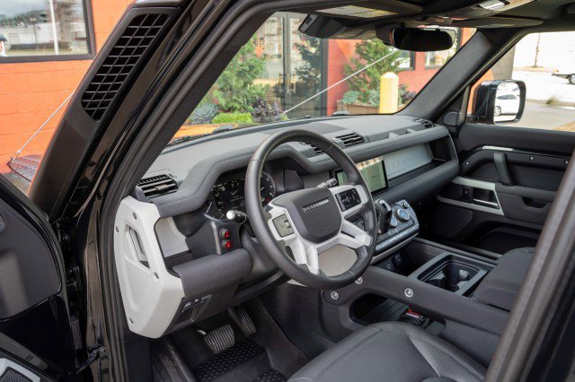 Used 2023 Land Rover Defender 110 S image 18