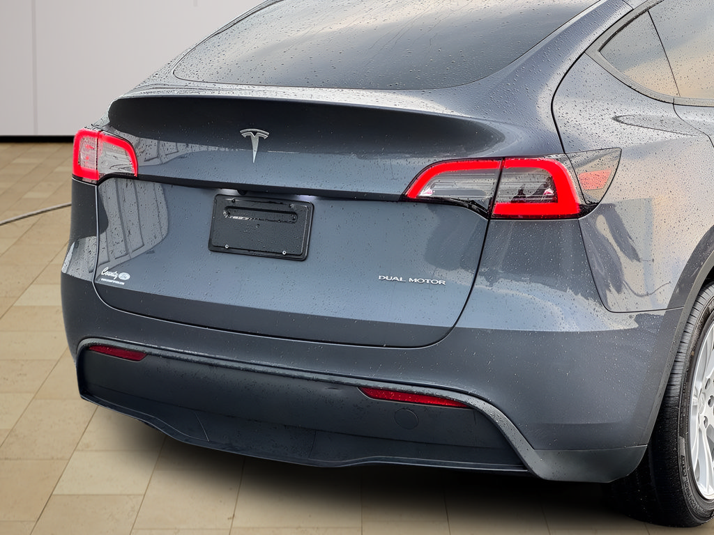 Used 2023 Tesla Model Y Long Range AWD/4WD image 37