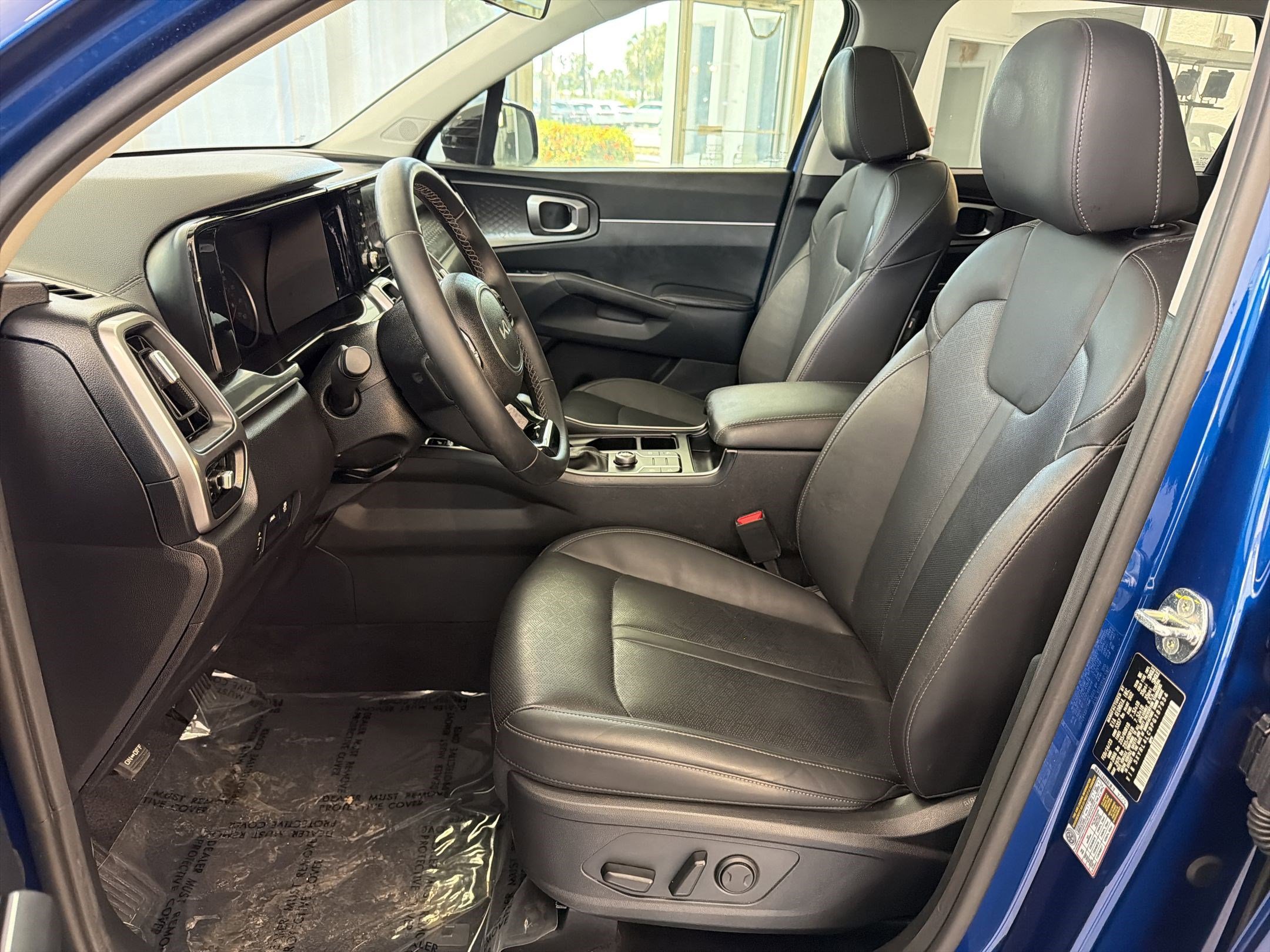 Used 2023 Kia Sorento S w/ Panoramic Sunroof Package FWD image 5