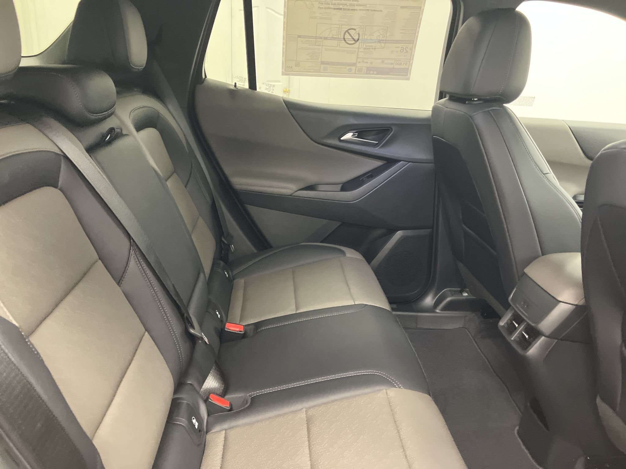 New 2027 Chevrolet Equinox LT w/ Convenience Package II AWD/4WD image 17