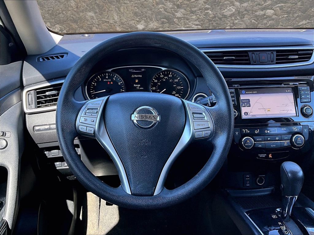 Used 2016 Nissan Rogue SV w/ SV Premium Package image 5