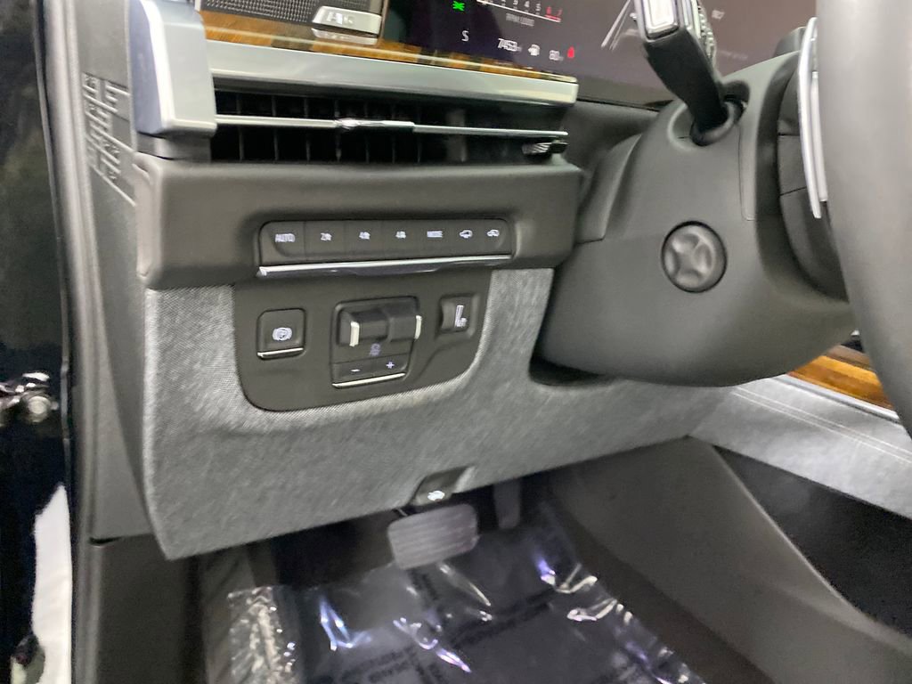 Used 2025 Cadillac Escalade ESV Sport Platinum w/ LPO, ONYX Package image 13