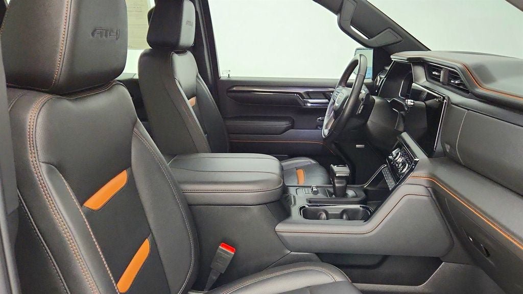 Used 2023 GMC Sierra 1500 AT4 w/ Technology Package AWD/4WD image 24