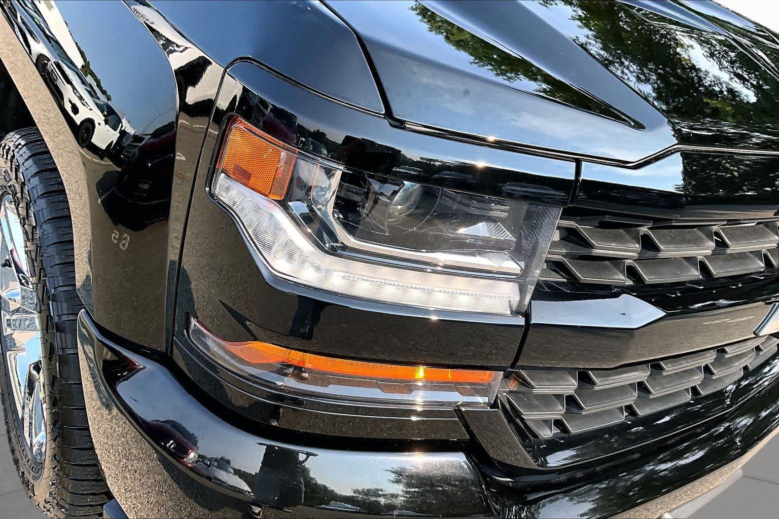 Used 2018 Chevrolet Silverado 1500 Custom w/ Trailering Package AWD/4WD image 26