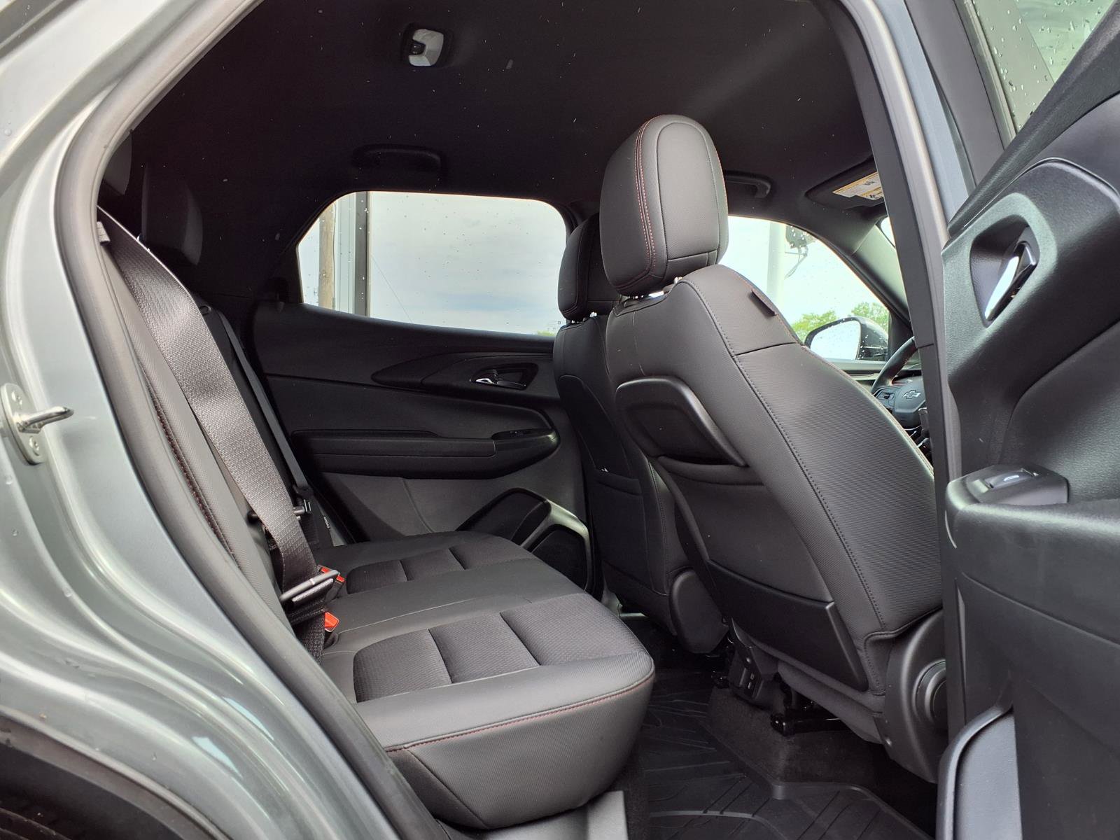 Used 2023 Chevrolet TrailBlazer RS w/ Convenience Package FWD image 29