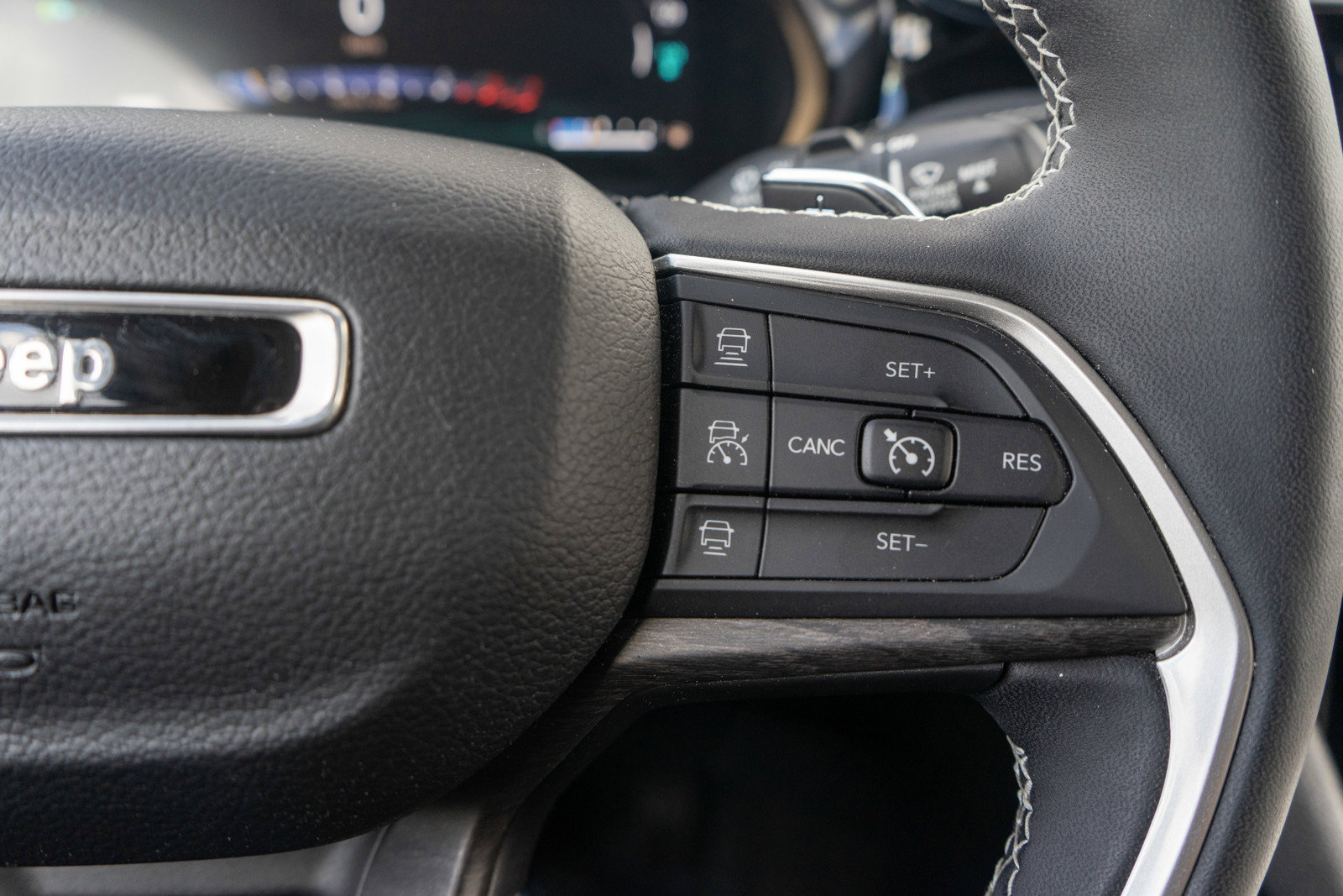 Used 2023 Jeep Grand Cherokee 4WD 4xe image 28
