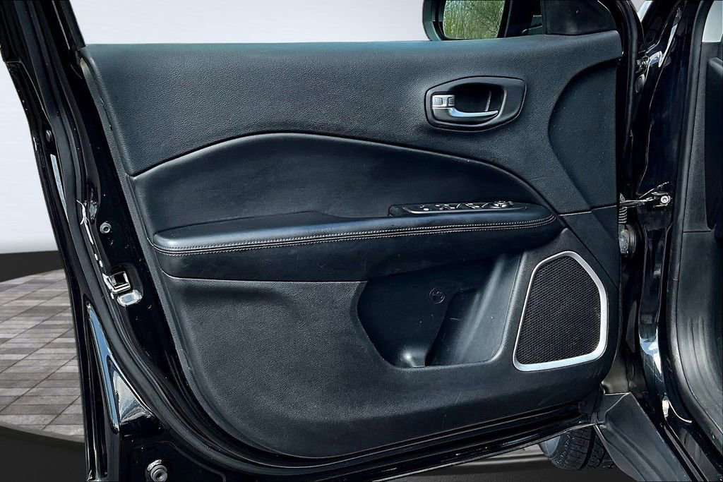 Used 2019 Jeep Compass Altitude image 23