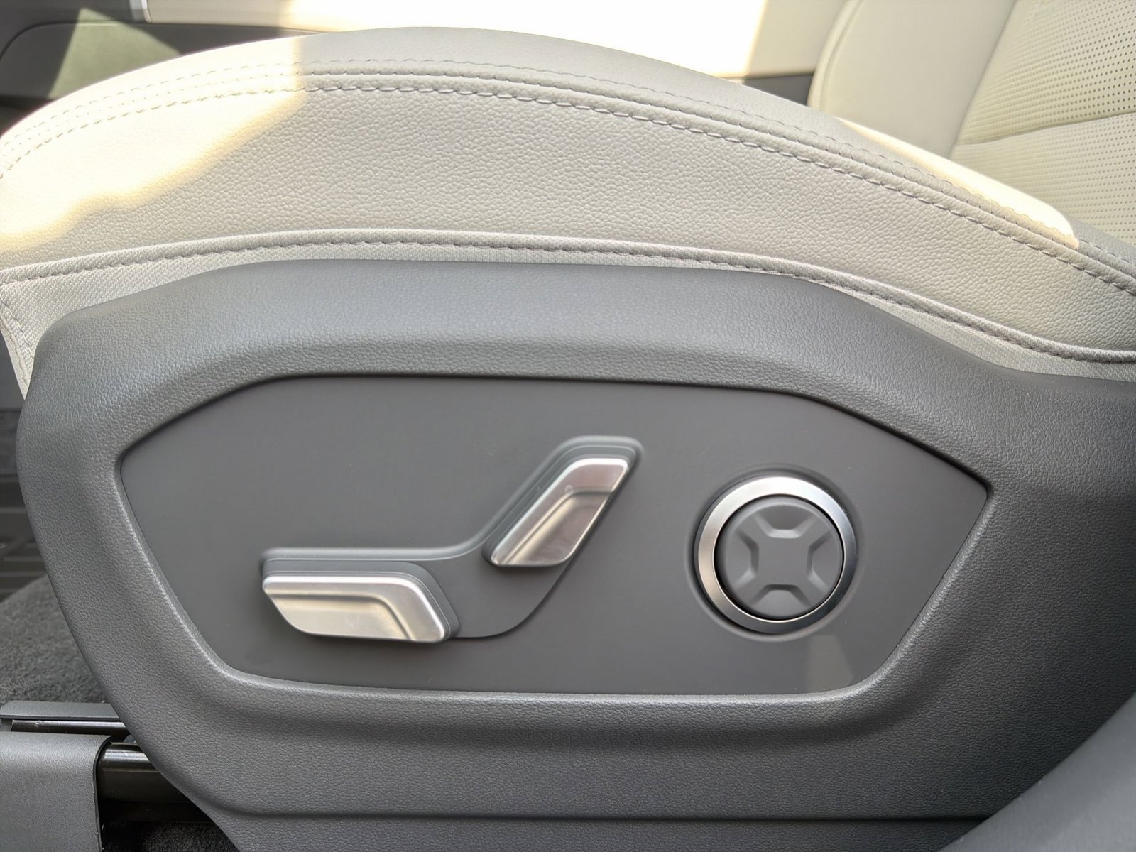 New 2027 Hyundai Santa Fe Limited AWD/4WD image 14