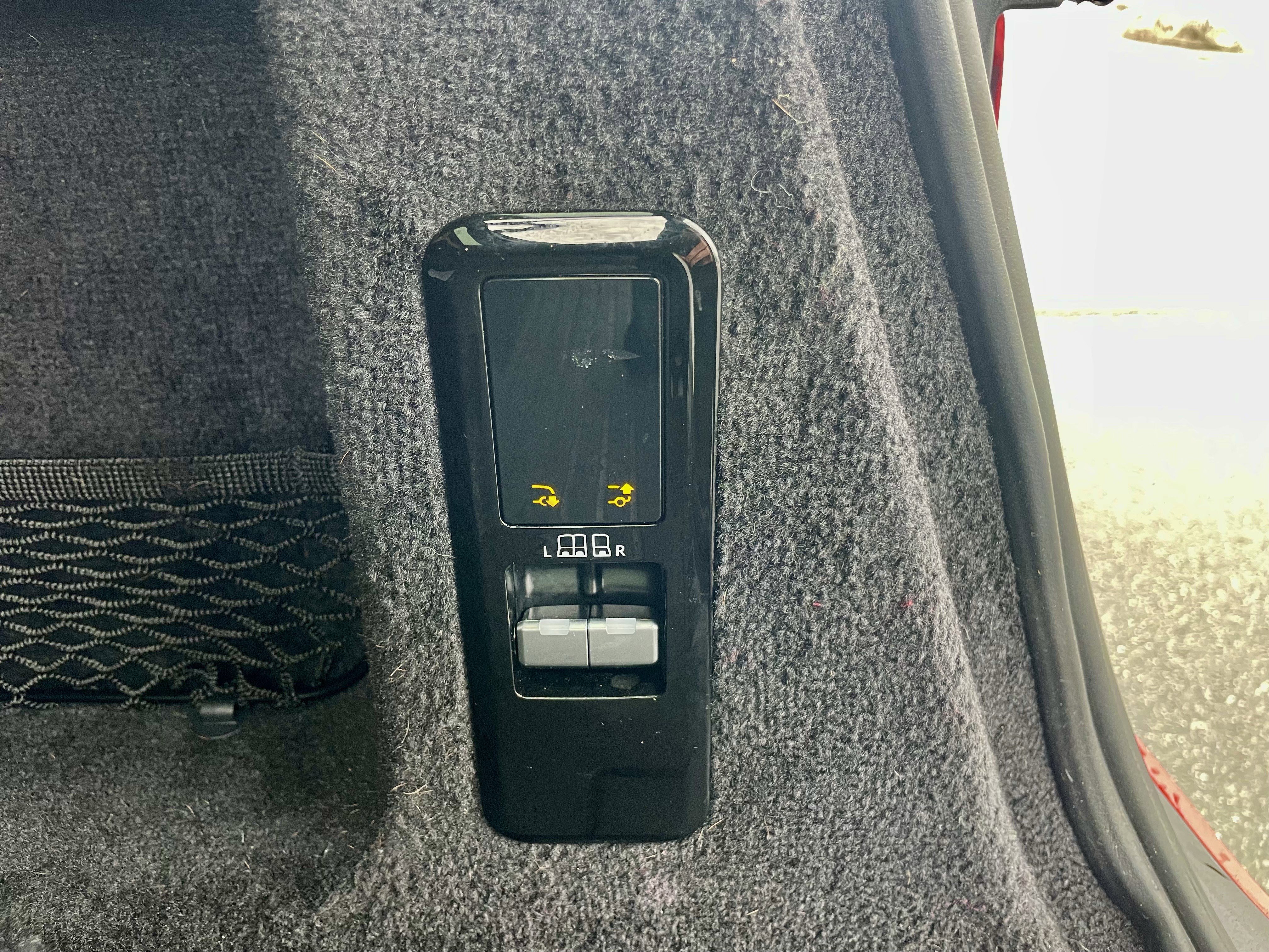 Certified 2024 Land Rover Range Rover Sport SE image 37