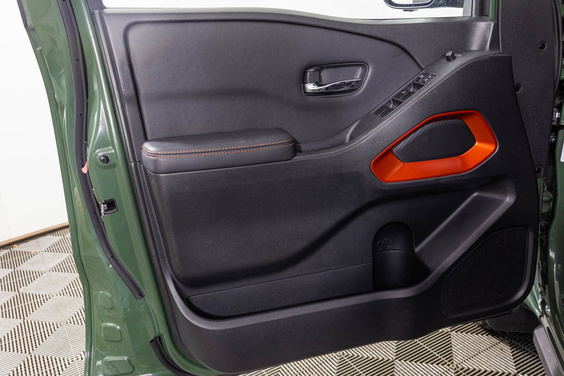 Used 2023 Nissan Frontier PRO-4X w/ Pro Convenience Package image 36